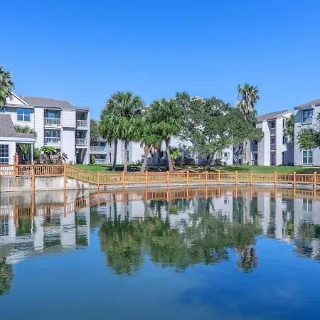 Bayview Retreat - Walk To Moody Gardens Apartment